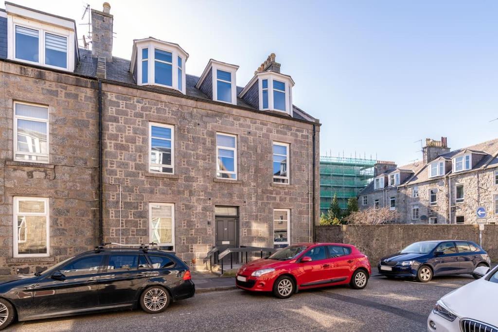 West End @ Netflix @ Newly Built Leilighet Aberdeen Eksteriør bilde